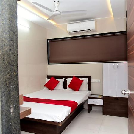 Nivant Lodge Sholapur Exterior foto