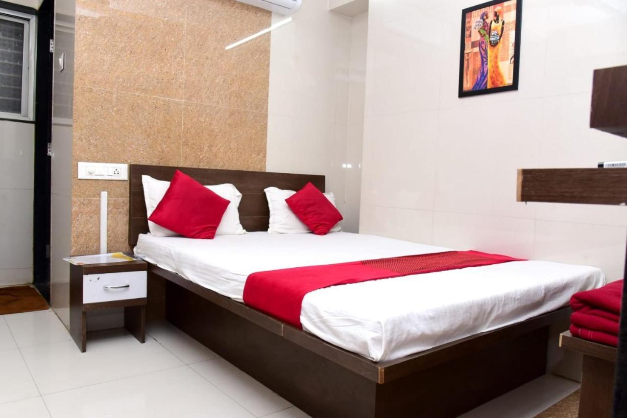 Nivant Lodge Sholapur Exterior foto