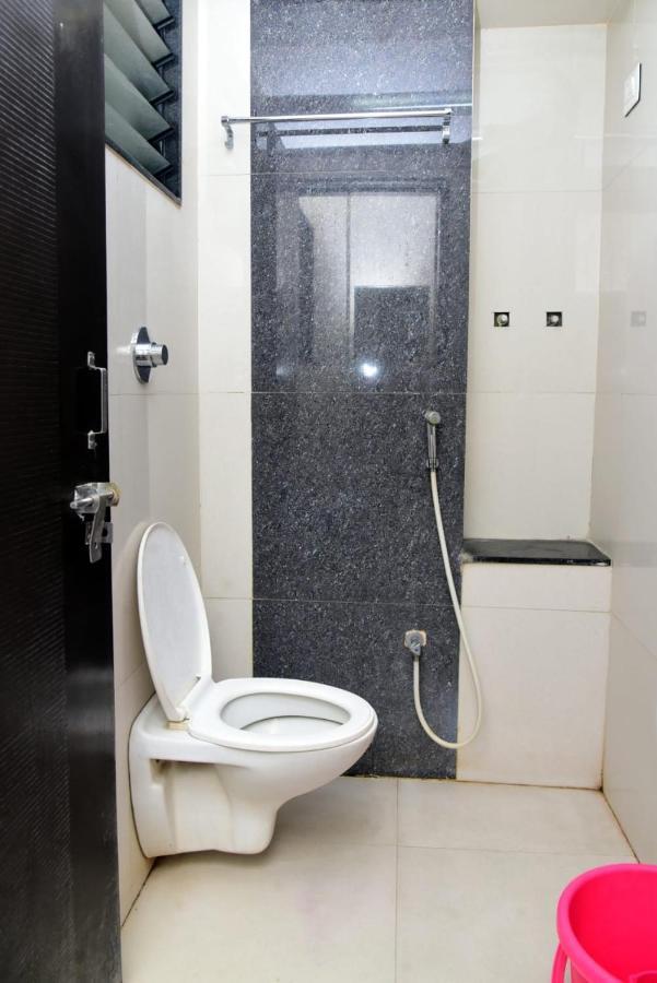 Nivant Lodge Sholapur Exterior foto