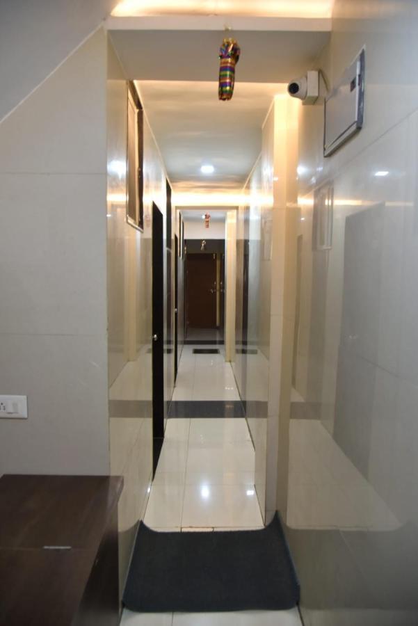 Nivant Lodge Sholapur Exterior foto