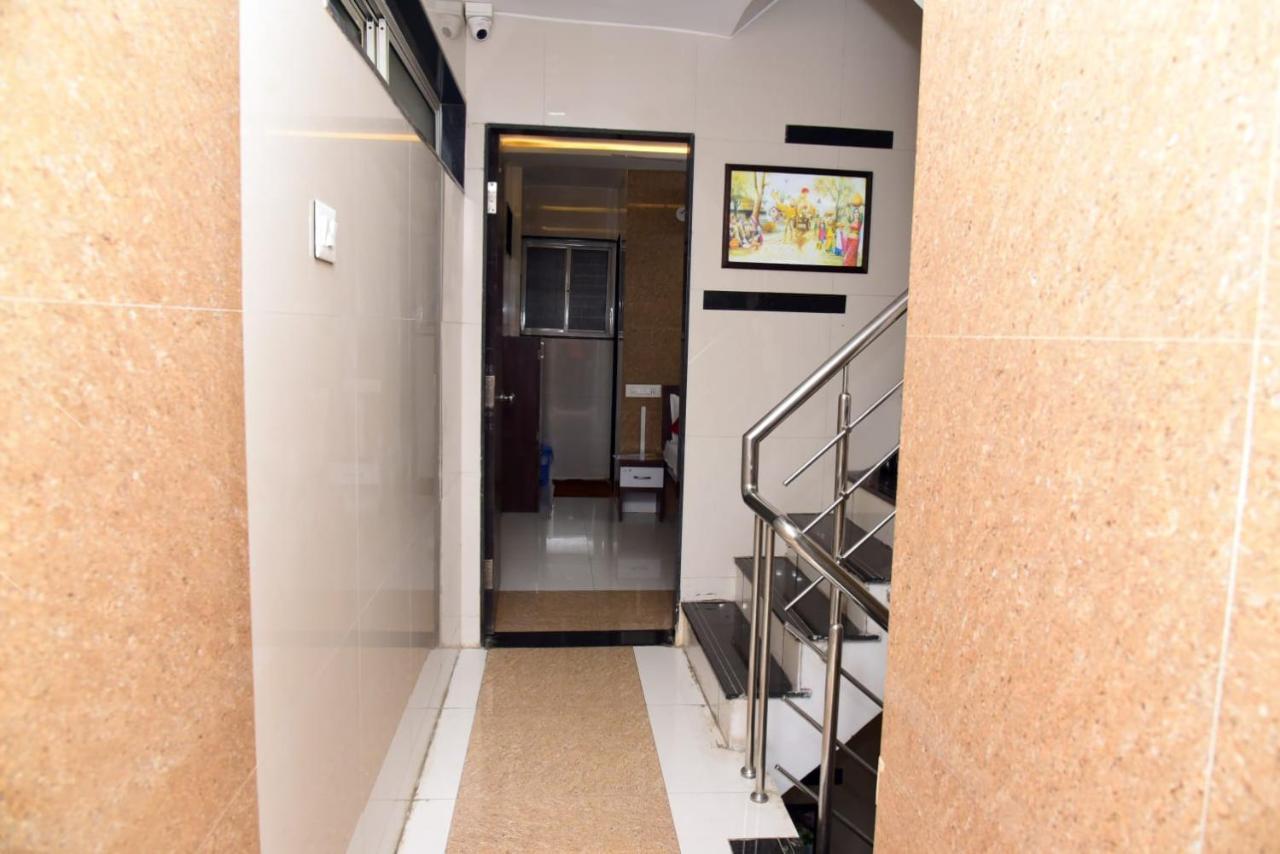 Nivant Lodge Sholapur Exterior foto